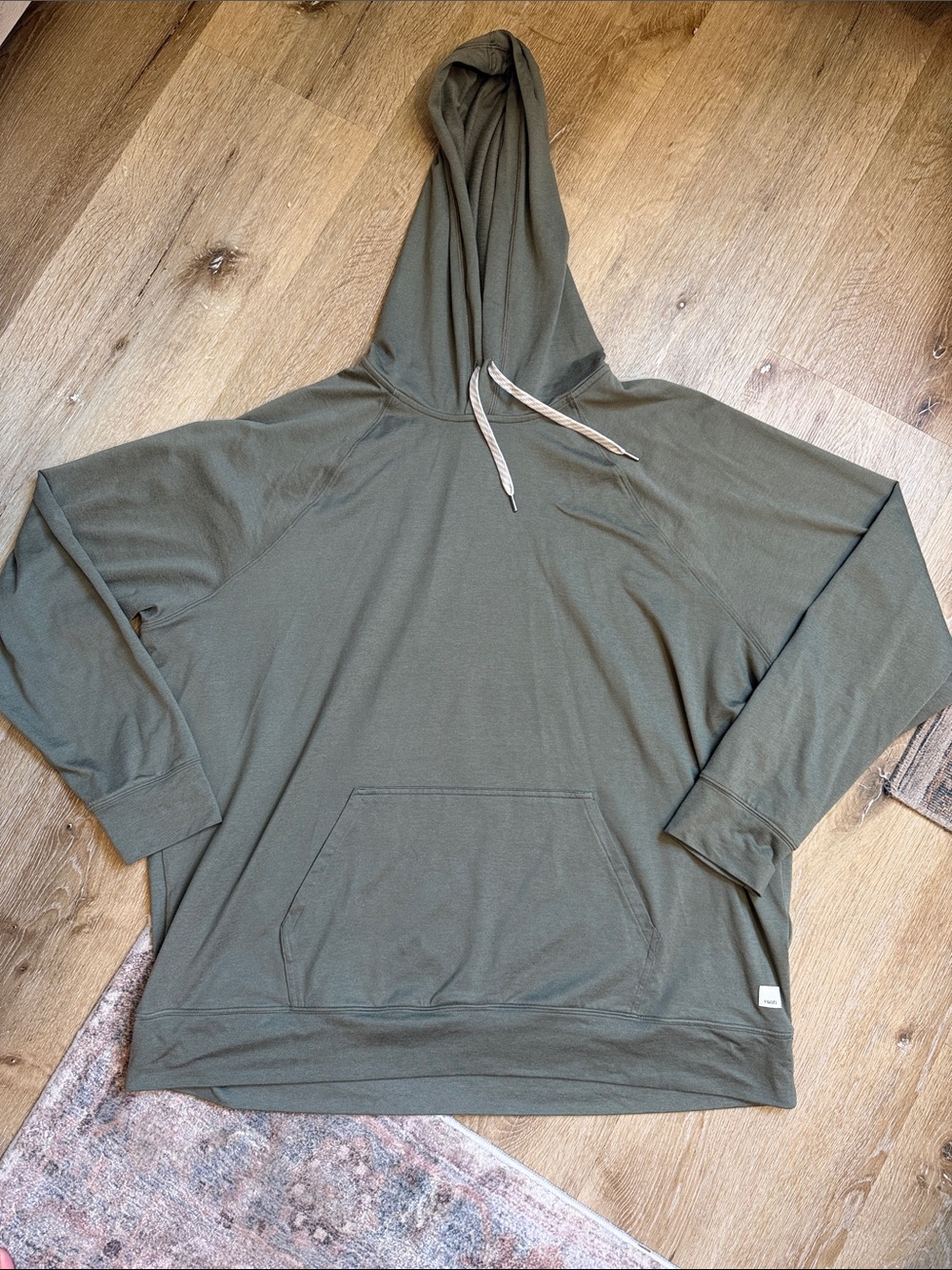 Vuori Olive Green Women’s Hooded Pullover - Halo material
